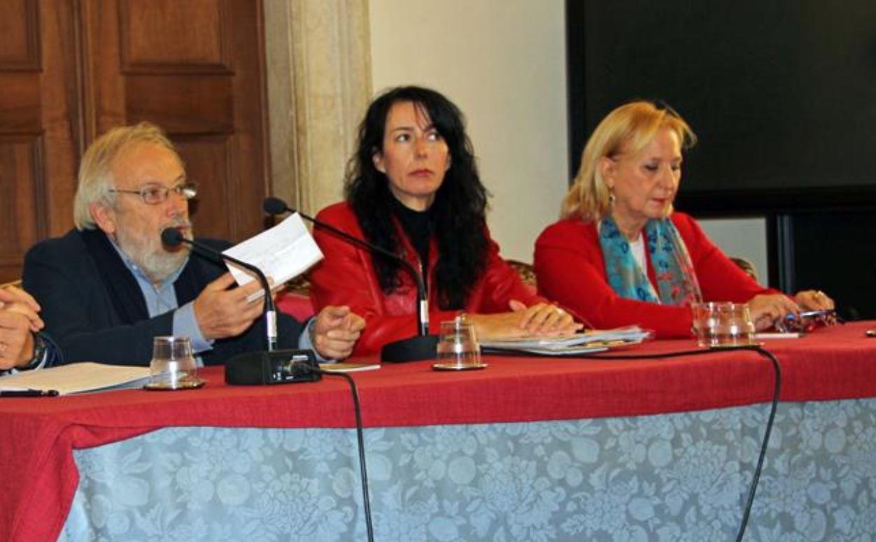 La Commissione provinciale Pari Opportunità insieme al Consorzio dei Comuni, al Corecom e all'Ordine dei giornalisti del Trentino-Alto Adige ha siglato il protocollo d'intesa perché la pubblicità eviti discriminazioni e stereotipi di genere