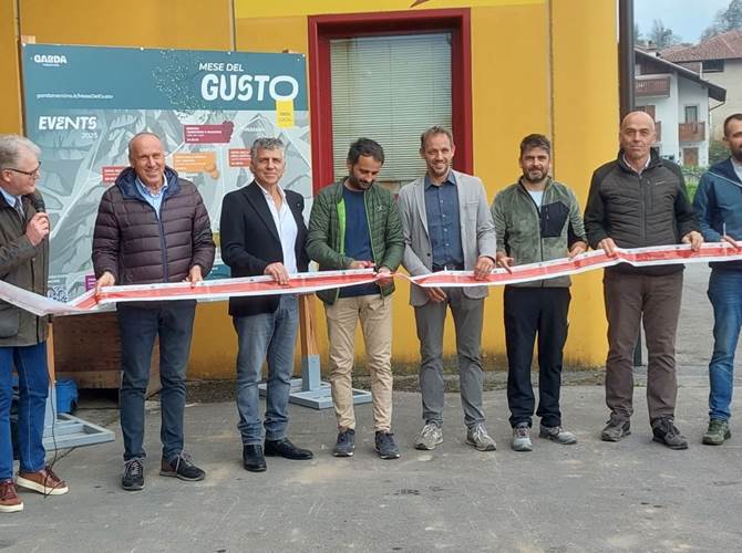 Taglio del nastro