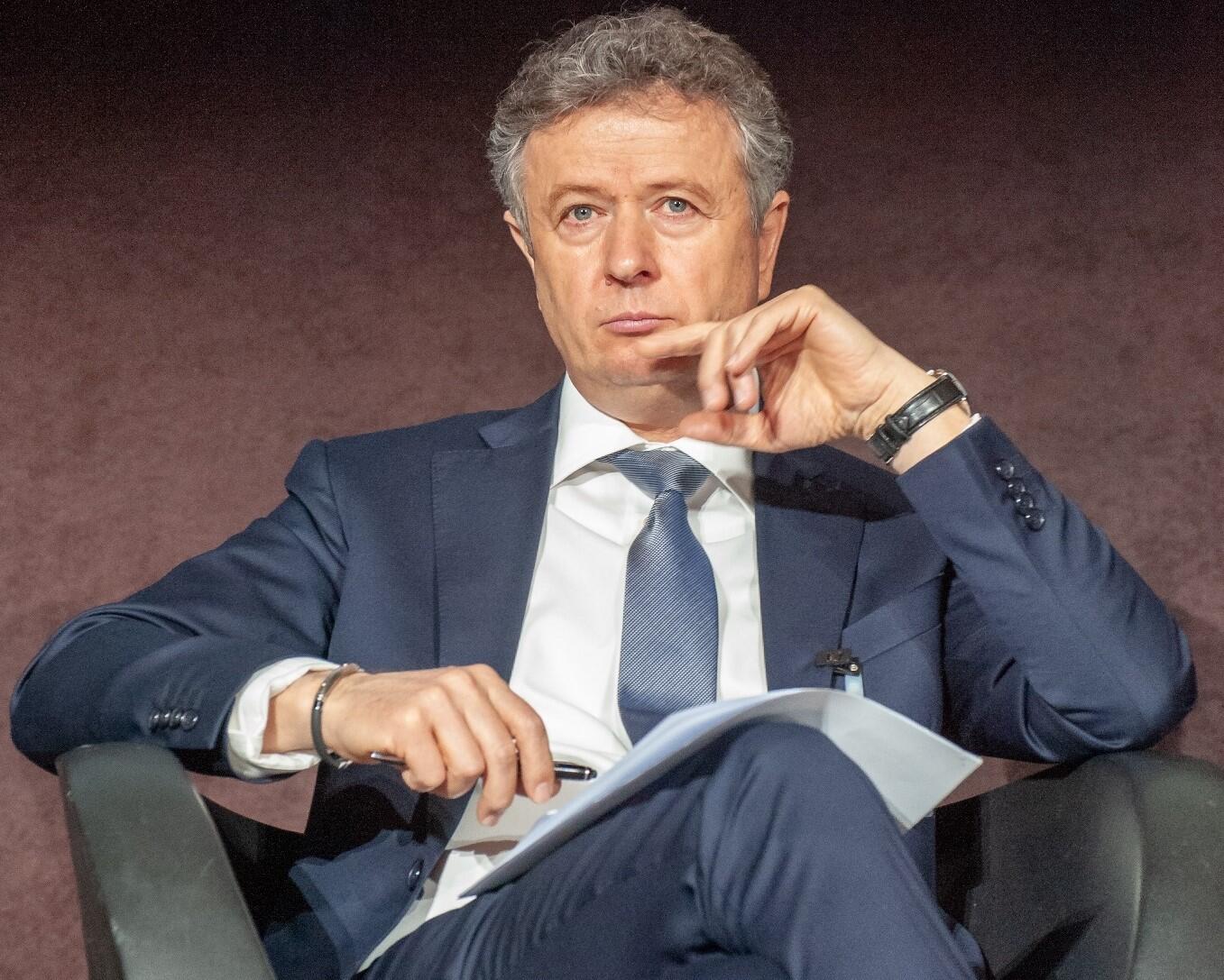 Pac, Alleanza Cooperative: “No ad un accentramento a livello nazionale. Va mantenuto il ruolo delle Regioni Il presidente Mercuri: “Siamo preoccupati che la predisposizione di un unico Piano Strategico Nazionale e di un'unica autorità di gestione possa esautorare o limitare fortemente le competenze regionali e il legame con il livello istituzionale più prossimo ai territori, ai cittadini, alle imprese”.