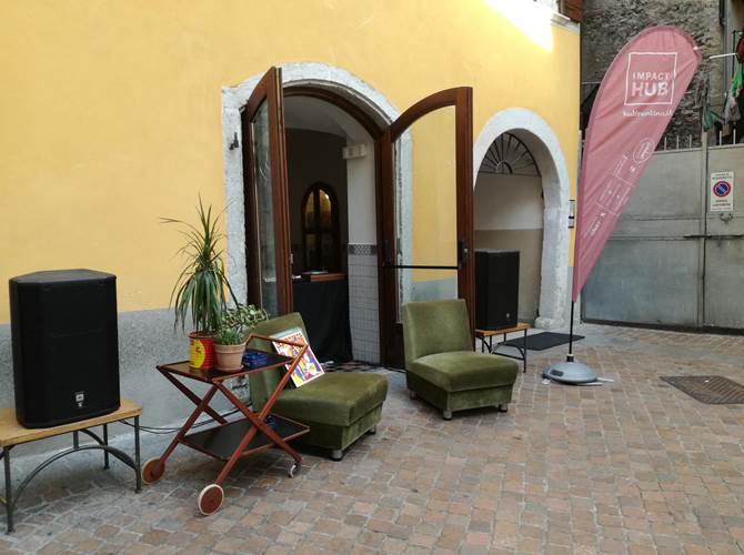 Salotti Urbani | dal 21 giugno a Rovereto I Salotti Urbani 2018 si svolgeranno giovedì 21 giugno, mercoledì 27 giugno, 4 e 11 luglio - ad orario aperitivo – dalle 18.30 alle 20.30