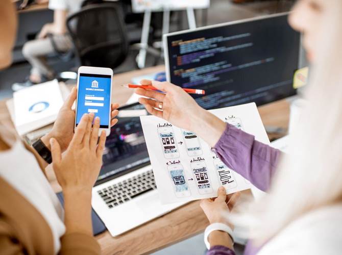 Venerdì 19 febbraio 2021 l’evento finale della UX Challenge di HIT Venerdì 19 febbraio, dalle 14.30 alle 17.00 si terrà l’evento finale della UX Challenge 2021. La sfida per l’innovazione di Hub Innovazione Trentino consente a studenti e ricercatori di lavorare a stretto contatto con le imprese per innovare e riprogettare l’esperienza utente di prodotti e servizi digitali. In occasione dell'evento verranno presentate le soluzioni prodotte e testate da più di 100 tra giovani talenti e cittadini volontari. Partecipano all’incontro online 12 imprese attive in ambito manifatturiero e digitale, delle quali 9 trentine: ActivePager, B-ZERO, Besser Vacuum, Boom Image Studio, CBA Informatica, Coges, Engagigo, Medicaltech, Novotic, Praim, TXC2, Zupit. L'incontro sarà aperto dai saluti istituzionali dell’Assessore allo sviluppo economico, ricerca e lavoro Achille Spinelli e dal membro del consiglio di amministrazione di HIT prof. Flavio Deflorian.