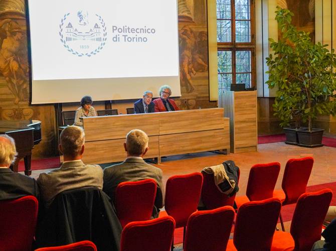 Roberto Simoni presidente Cooperazione Trentina durante il suo intervento
