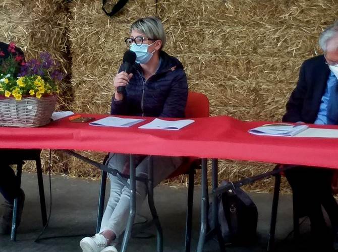 Zanotelli: l'impegno della Provincia a fianco degli allevatori trentini Sostegno agli allevatori trentini e alla promozione dei prodotti del territorio, affidamento delle malghe all'insegna della valorizzazione delle competenze locali, gestione dei grandi carnivori e strumenti di gestione del rischio: sono questi alcuni dei temi toccati dall'assessore provinciale all'agricoltura, foreste, caccia e pesca Giulia Zanotelli, intervenuta all'assemblea annuale della Federazione provinciale allevatori.