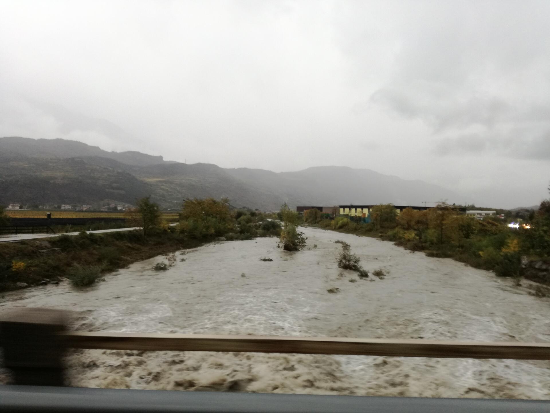 L’anno 2020 è risultato più piovoso e più caldo, ma senza particolari eccessi, della media. Lo conferma l'analisi di Meteotrentino. Anche l’anno appena concluso, come la quasi totalità degli ultimi 20 anni, è risultato più caldo della media, ma con temperature inferiori almeno al 2018, anno più caldo, in tutte le stazioni analizzate.