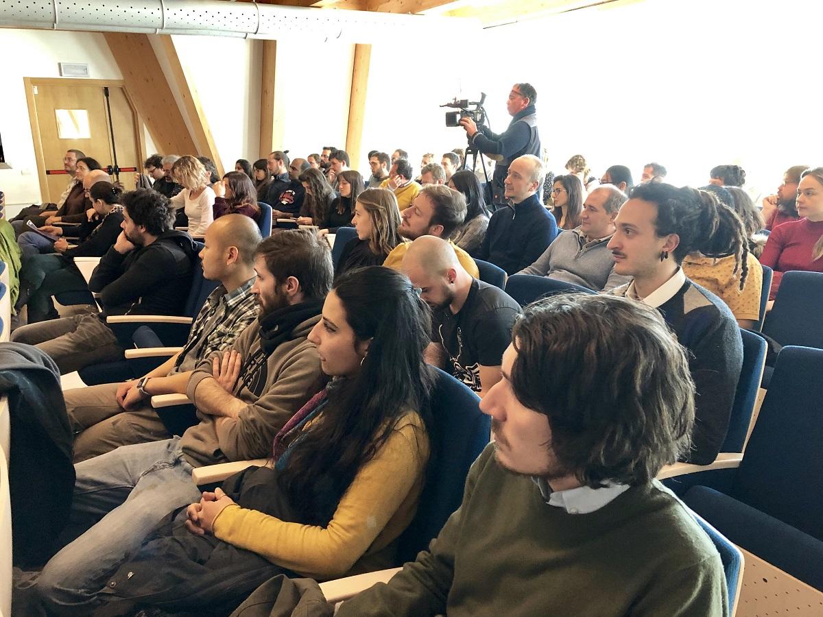 Il benvenuto a 18 nuovi dottorandi Alla cerimonia “Phd Welcome day”, organizzata al Palazzo della Ricerca e della Conoscenza di San Michele all’Adige, sono state presentate le ricerche dei 46 studenti iscritti al programma “International doctoral program initiative”.