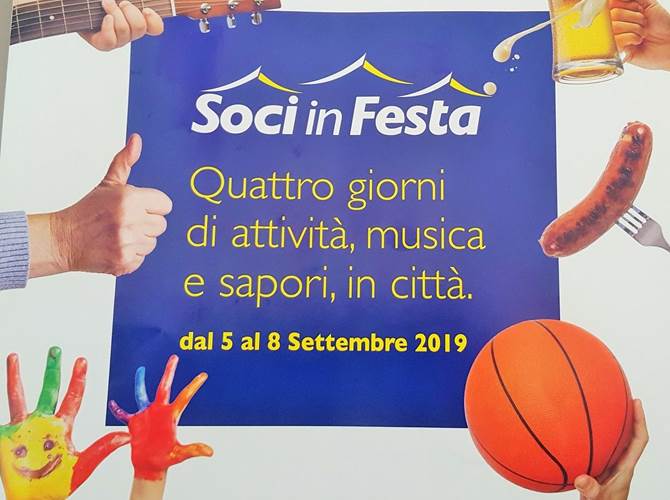 Cassa Rurale di Trento: “Soci in Festa”. Da giovedì 5 a domenica 8 settembre I quattro giorni saranno ospitati all’interno dell’ampia tensostruttura allestita in località Man, a Trento sud. L’appuntamento si rinnova da diversi anni e rappresenta una bella occasione, offerta alle socie e ai soci dell’istituto di credito cooperativo, da vivere in un clima di svago e socialità.