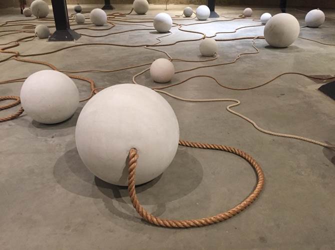 Blockchain: opportunità e applicazioni degli smart contract nel mondo reale Il WEF (World Economic Forum) ha previsto che entro il 2025 il 10% del PIL del mondo sarà generato da attività basate sui principi della blockchain, ed il famoso giornale inglese The Economist ha definito la blockchain “la prossima grande rivoluzione”