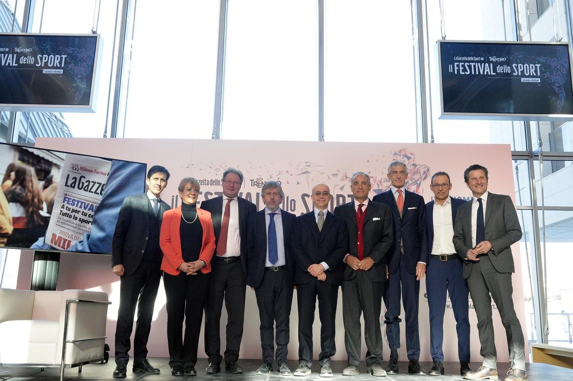 Il fenomeno, i fenomeni, il tema della seconda edizione del Festival dello Sport Tutti d’accordo su una cosa. Dopo il clamoroso successo della prima edizione, con oltre 50 mila persone in città, tanti campioni, 115 eventi e 500 giornalisti, ci sono tutte le premesse per fare ancora meglio, vedendo anche l’entusiasmo che si è respirato oggi al Muse di Trento dove, in una conferenza stampa condotta da Giampaolo Pedrotti, capoufficio stampa della Provincia, è stato presentato il tema della seconda edizione: “Il fenomeno, i fenomeni”. La kermesse, organizzata dal La Gazzetta dello Sport e dal Trentino, è programmata dal 10 al 13 ottobre, con una giornata in più rispetto allo scorso anno.