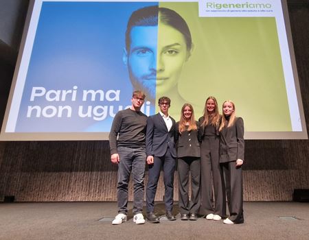 Studenti e studentesse della 5 ADL del liceo Galilei di Trento